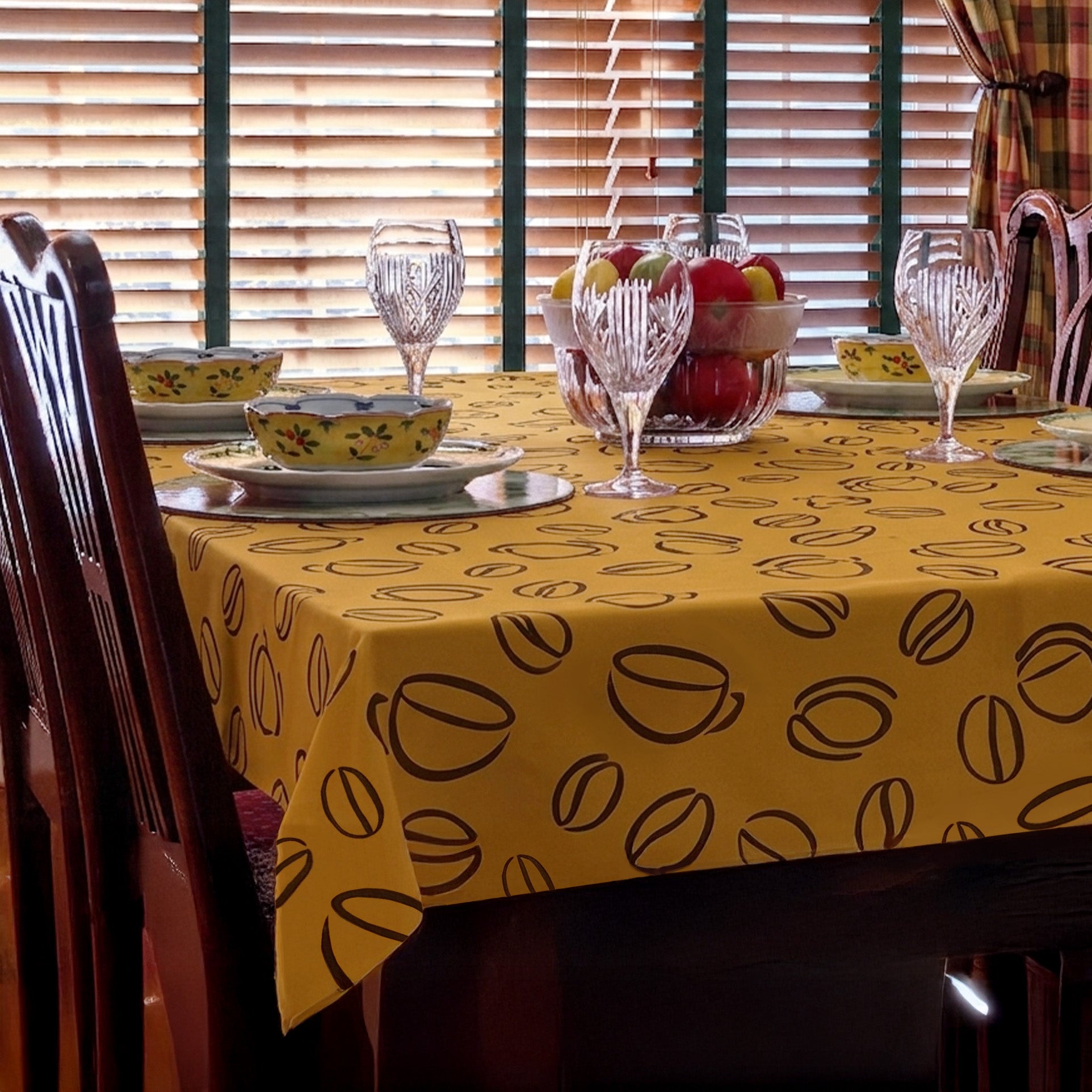 Toalha de Mesa Café Amarelo 1,50x1,50 Quadrada
