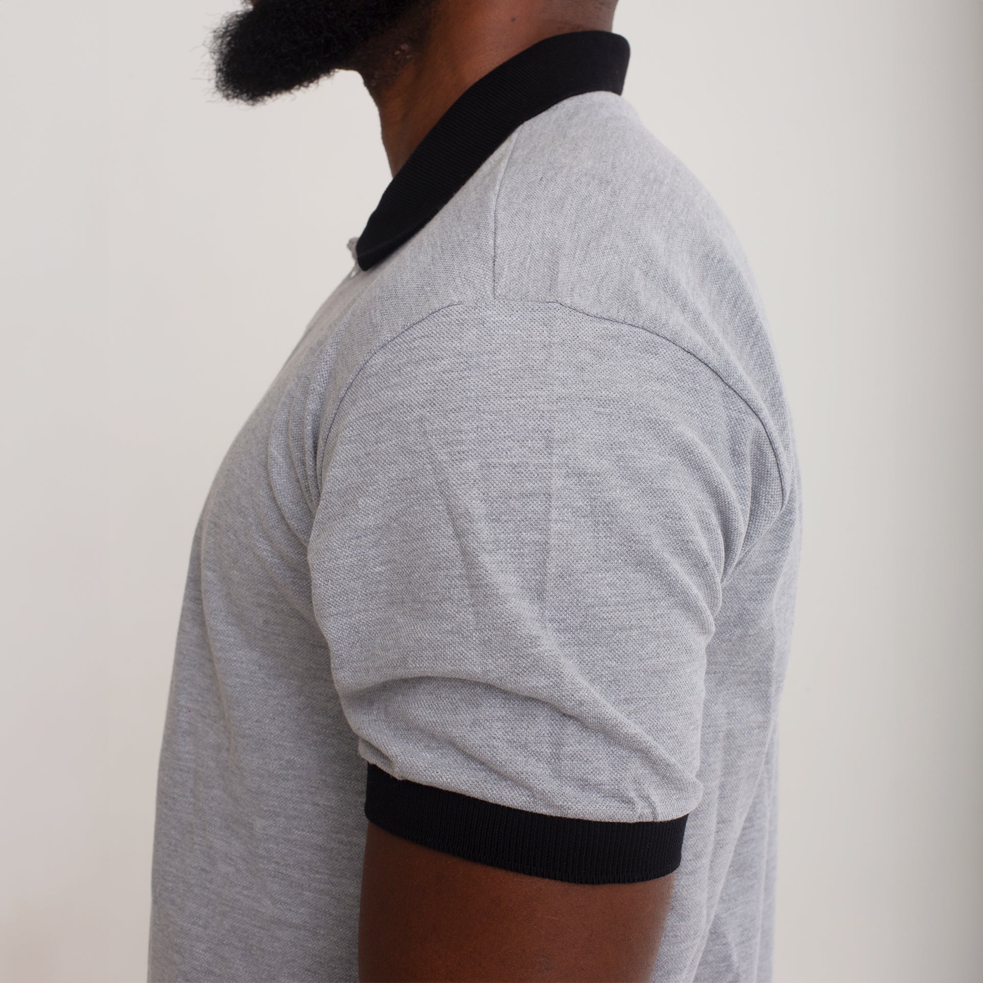 Camisa Polo Piquet Algodão Cinza Com Gola e Punho Preto