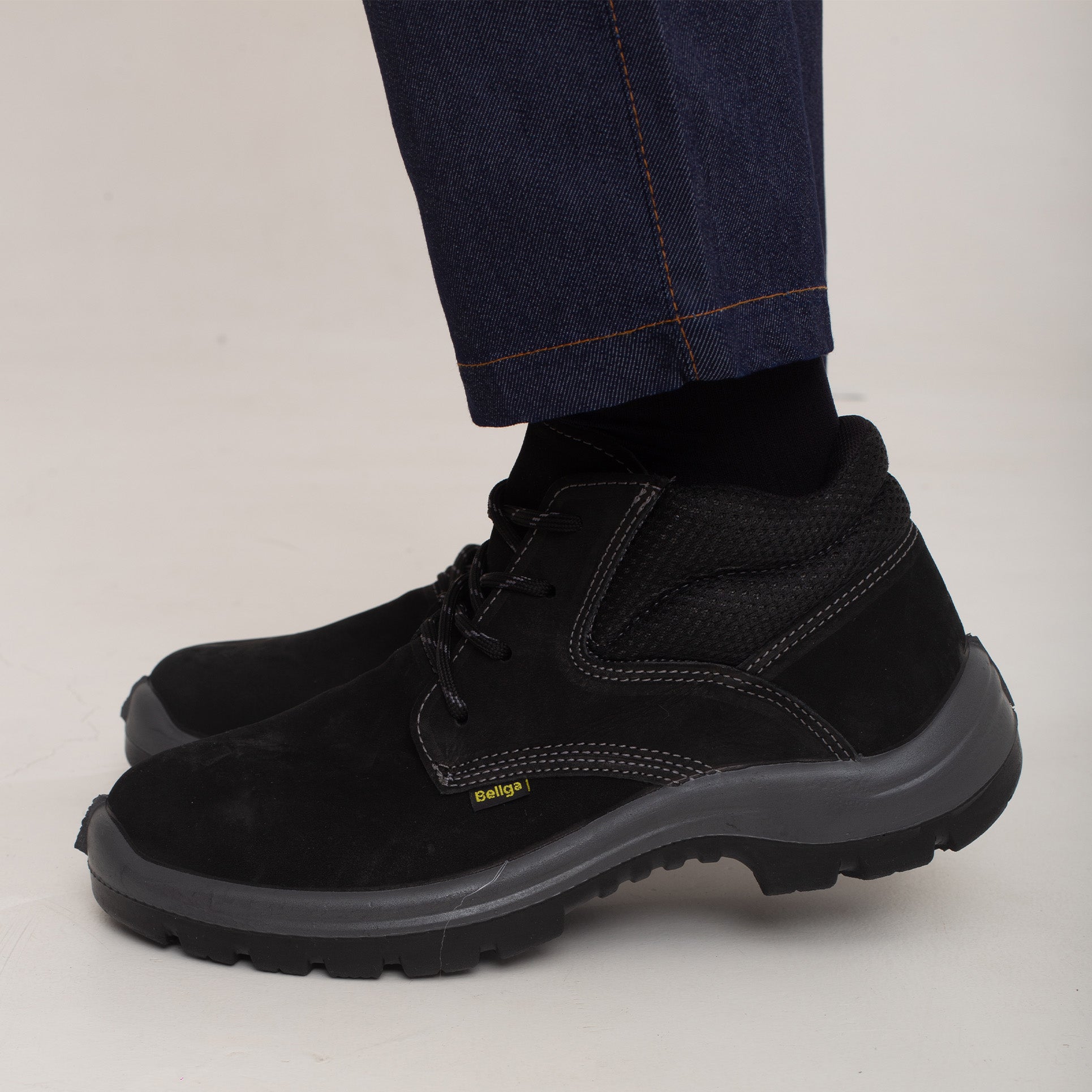 Botina Preta de Cadarço