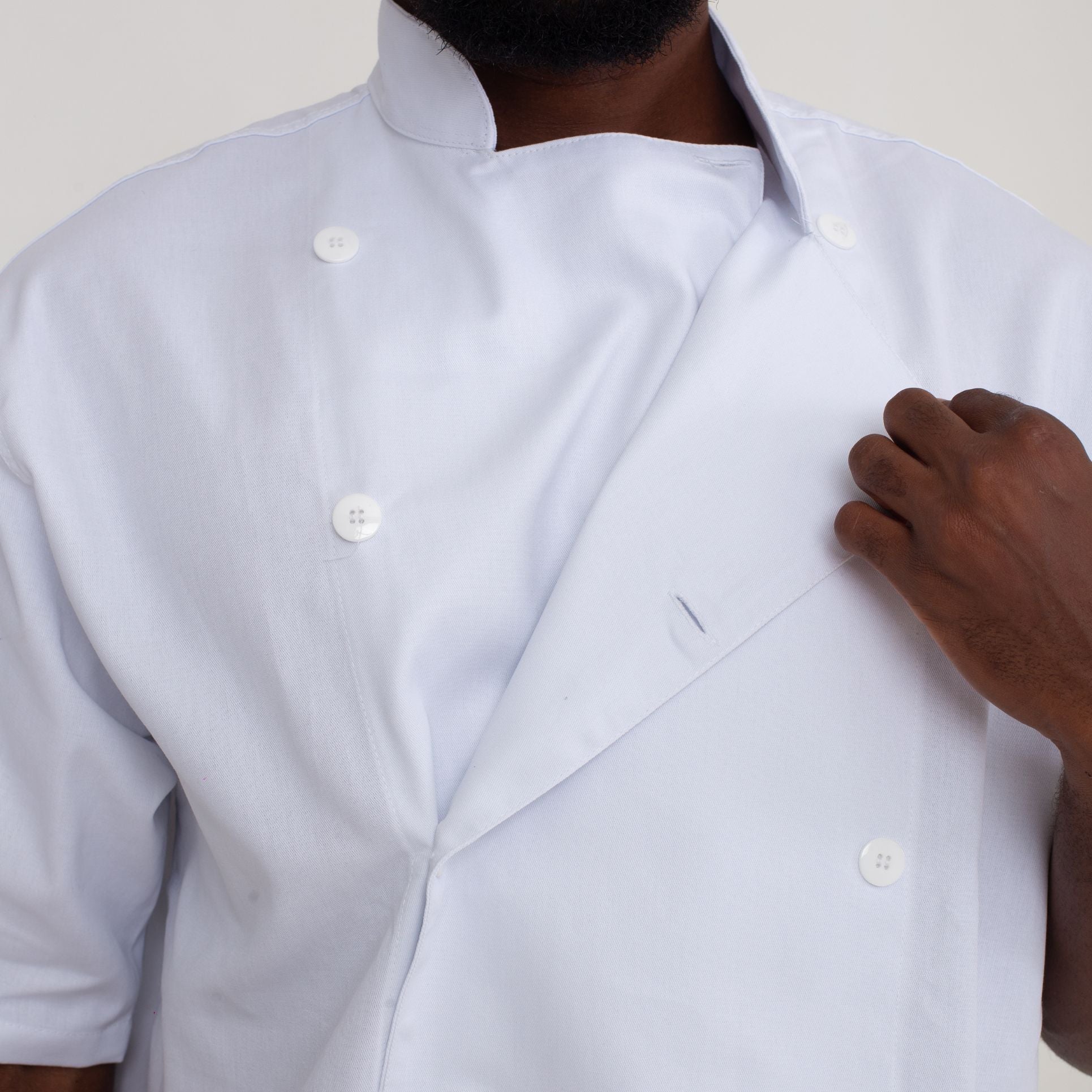 Dólmã Manga Curta Com Botões Brancos