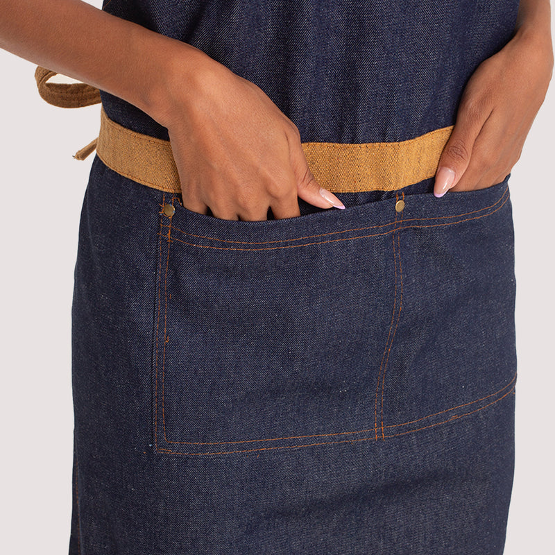 Avental Jeans Com Detalhe Lona Mostarda