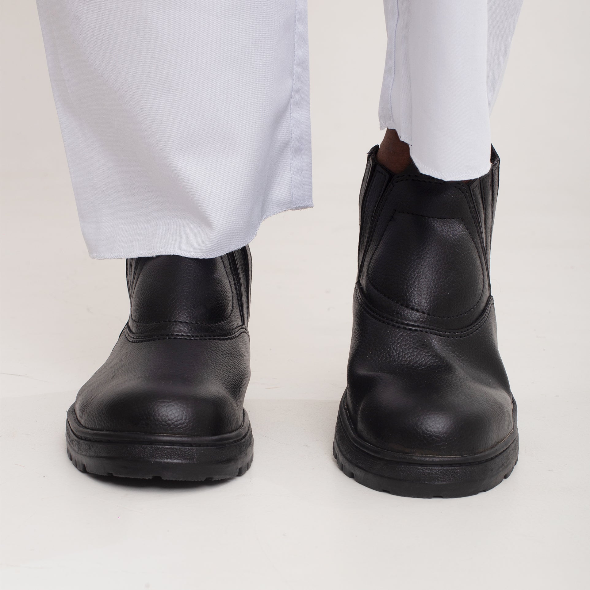 Botina de Segurança Preta Couro com Elástico