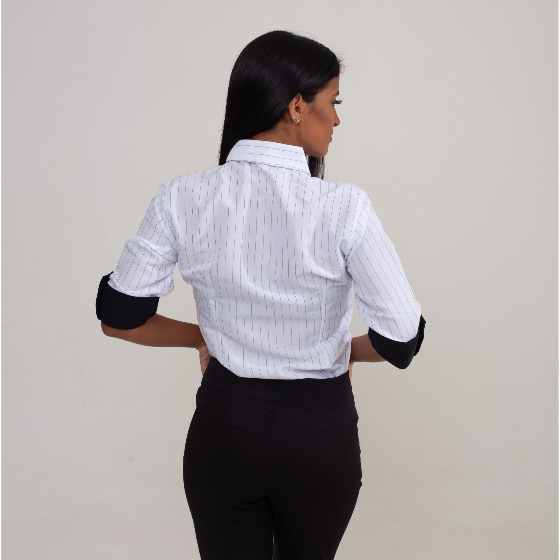 Camisa Social Oxford Manga 3/4 Feminina Branca Com Detalhe na Manga (Risca de Giz)