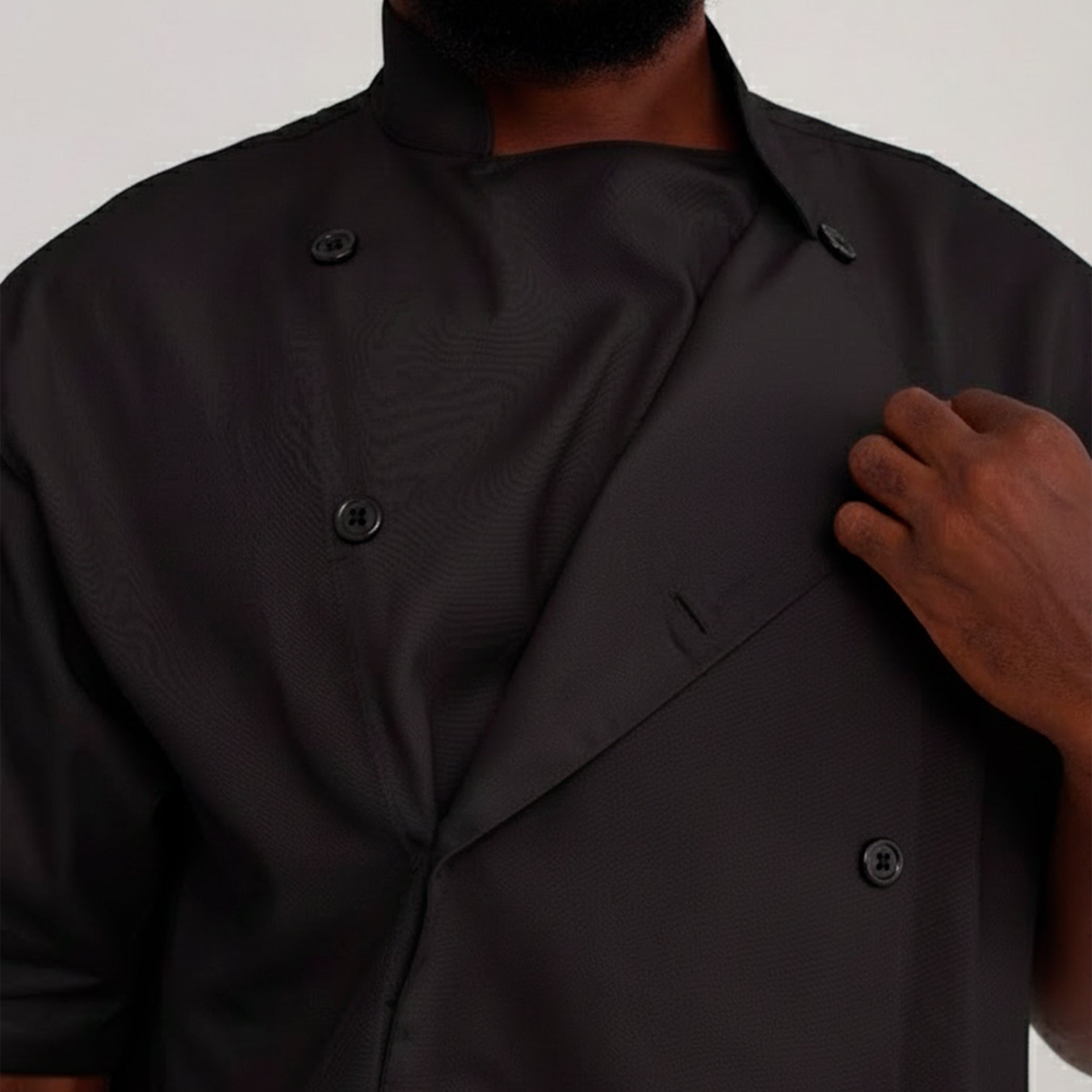 Dólmã Manga Curta Com Botões Pretos