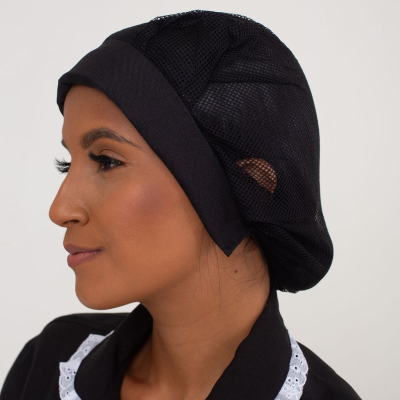 Touca de Renda Preta com Pala