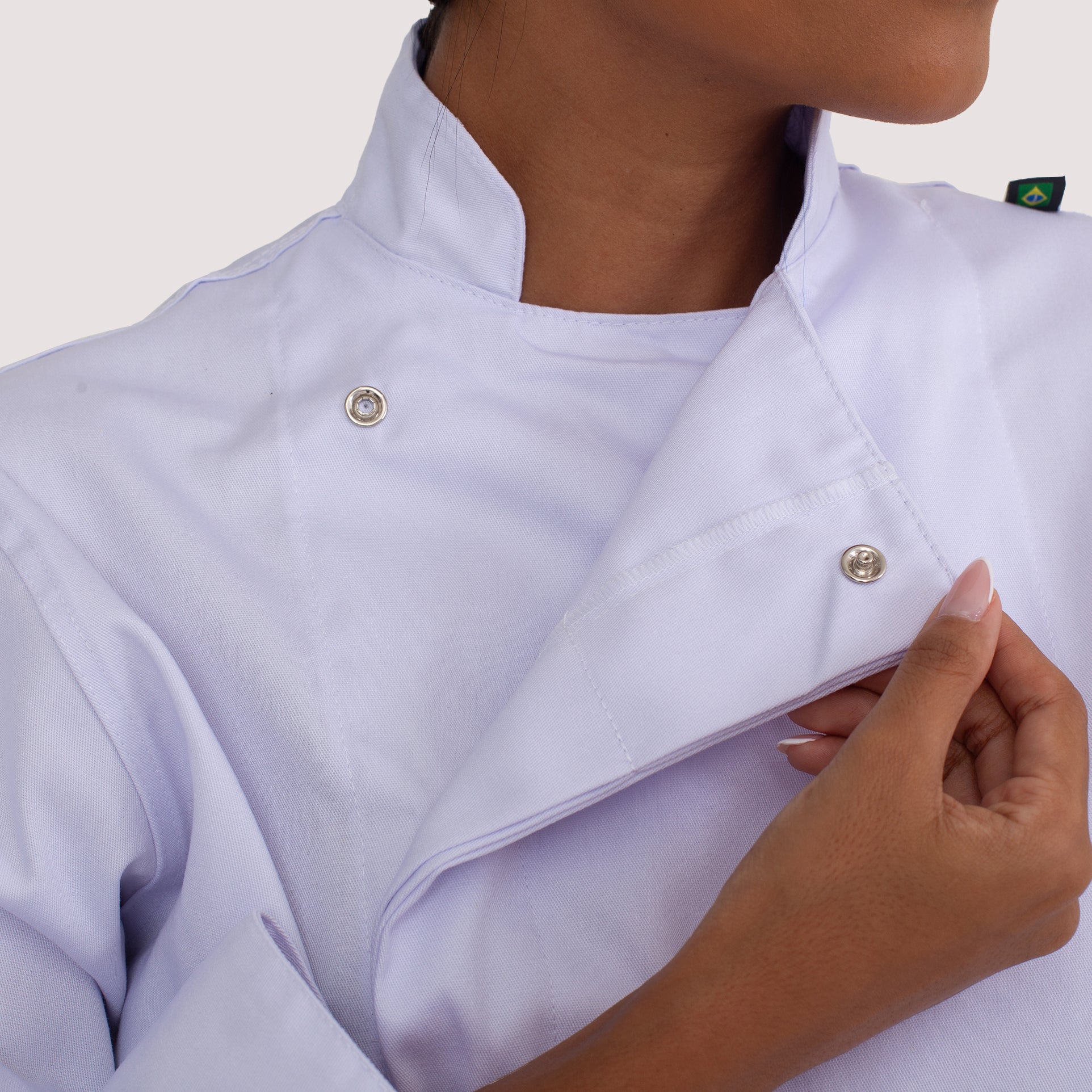 Dólmã Branca Manga Longa Com Botão Embutido