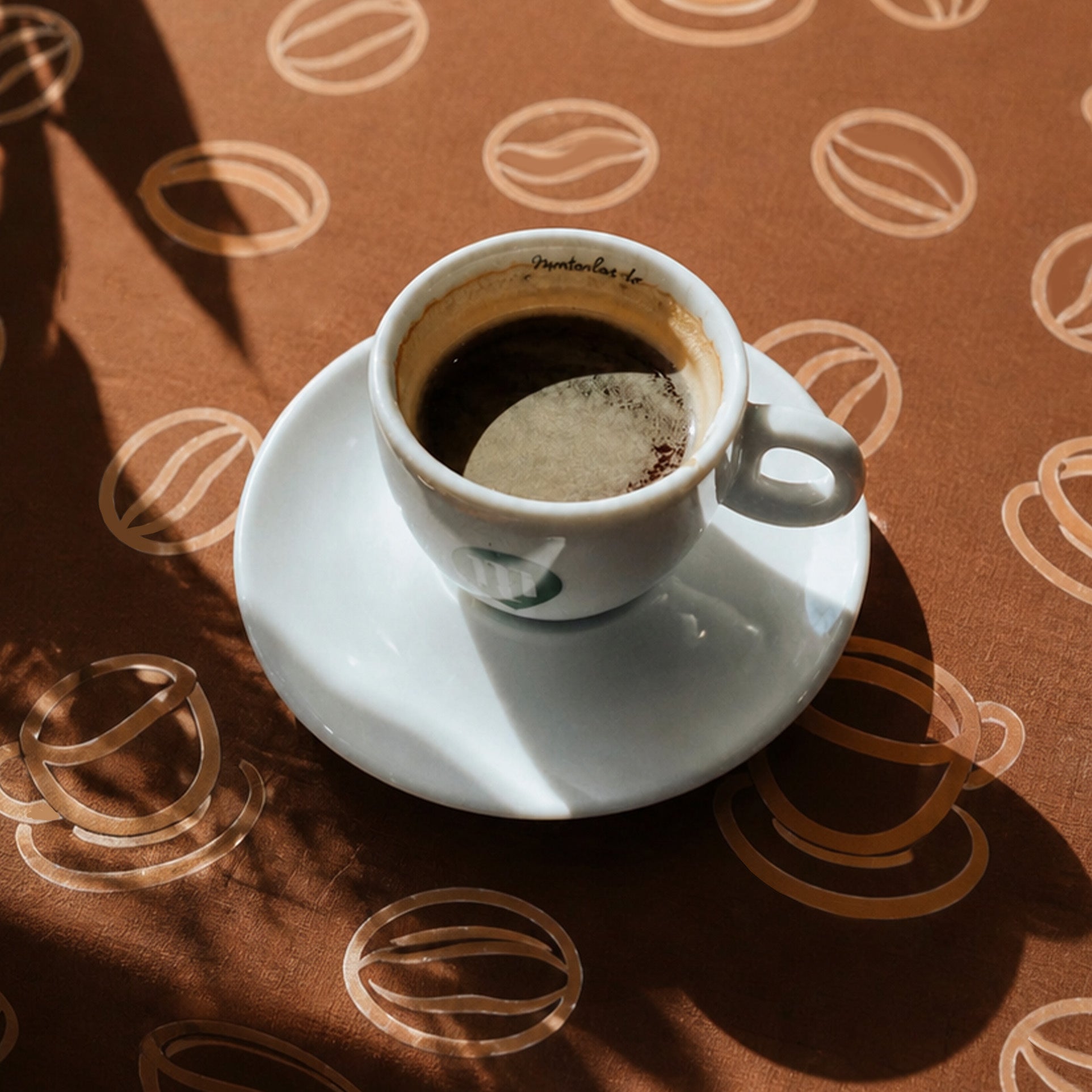 Toalha de Mesa Café Marrom 1,50x1,50 Quadrada