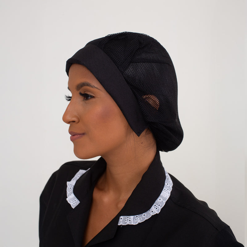 Touca de Renda Preta com Pala