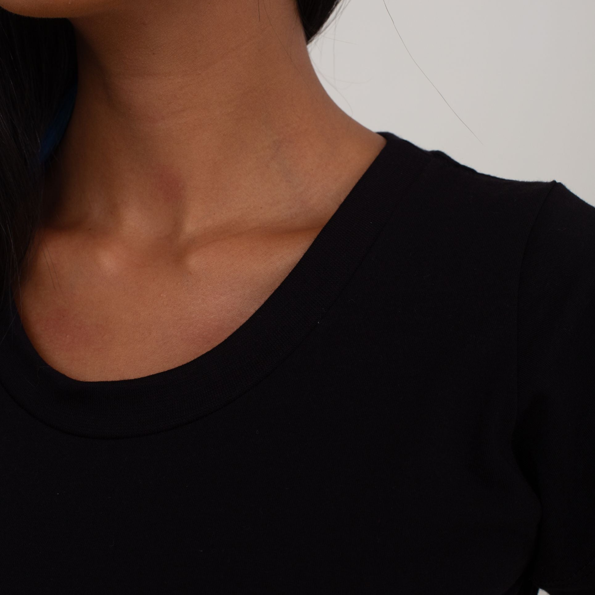 Camisa Preta de Algodão Premium Feminina