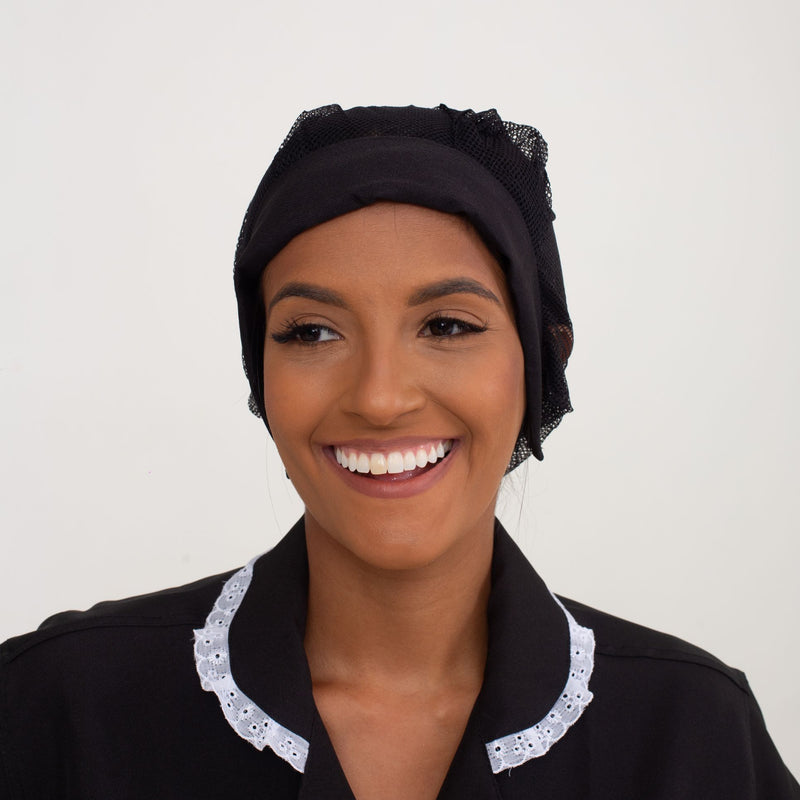 Touca de Renda Preta com Pala