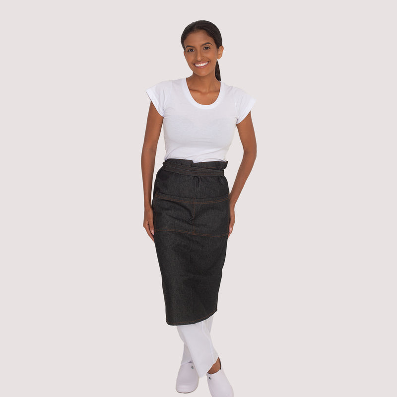 Avental Jeans Black De CinturaTranspassado com Bolso